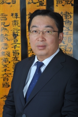 鄢卫平