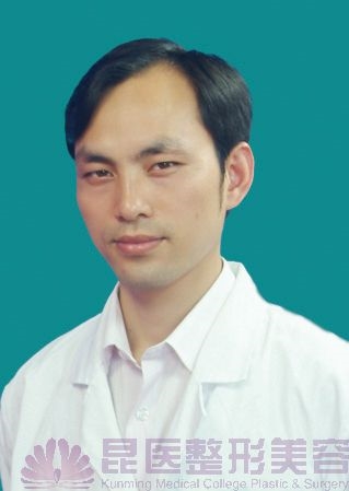 曾占权